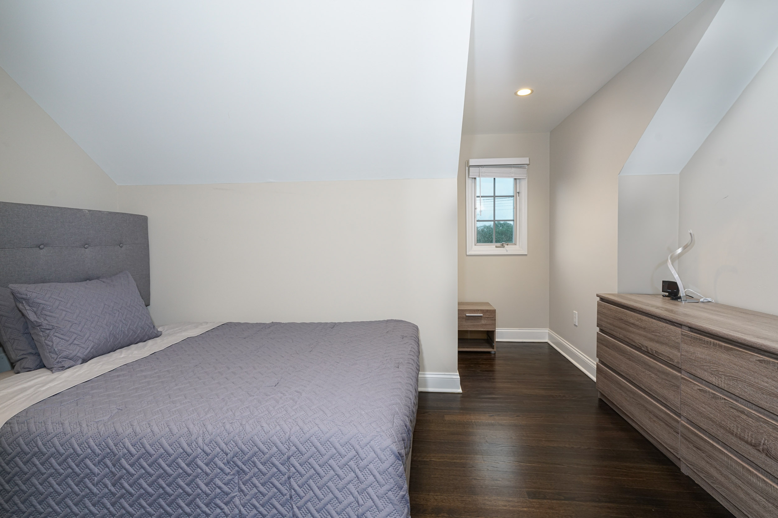 Bedroom at BlueCrest's residential co-occurring treatment facility