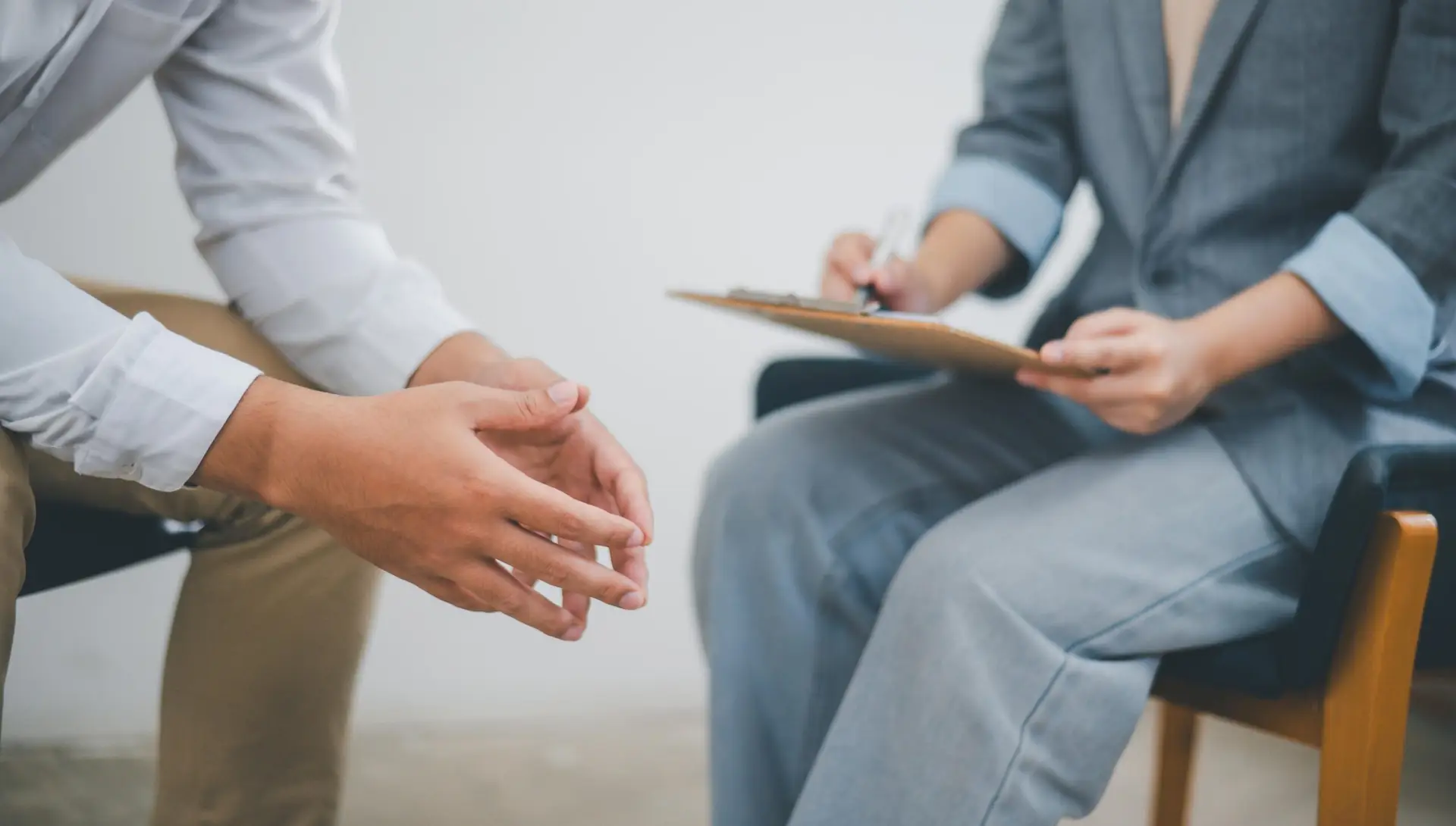 Therapy at bipolar treatment centers